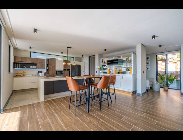 4 BEDROOM TOWNHOUSE FOR SALE IN SHAKAS ROCK